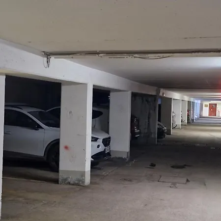 Cozy T1 With Balcony On The Snow Front