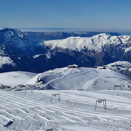 Cozy T1 With Balcony On The Snow Front