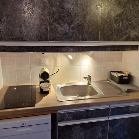 Cozy T1 With Balcony On The Snow Front Apartment