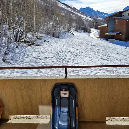 Cozy T1 With Balcony On The Snow Front レ・デュー・アルプ