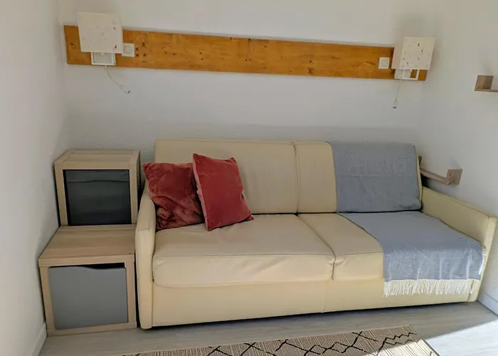 Cozy T1 With Balcony On The Snow Front Apartment