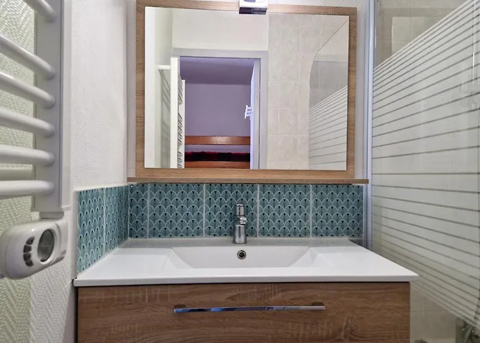 Cozy T1 With Balcony On The Snow Front Apartment